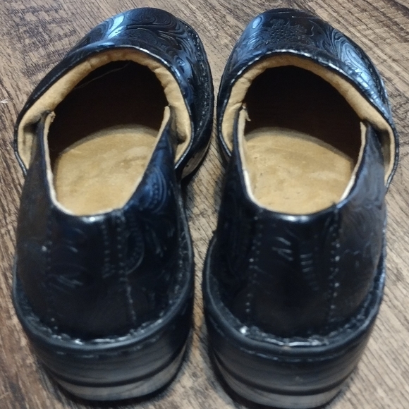 New G.H. Bass & Co Bass  Black Clogs Slip-on Shoes w/ Flower Designs Cushioned - Picture 2 of 8